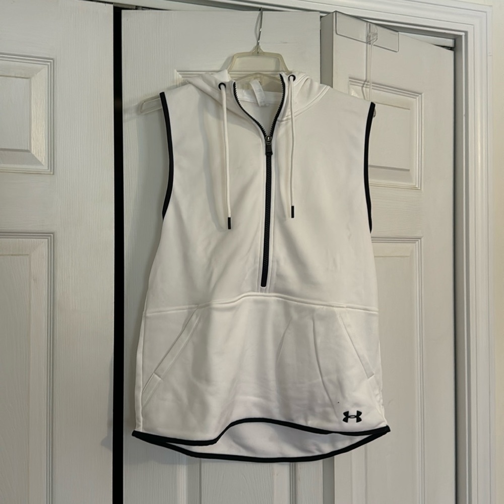 Sleeveless hooded workout sweatshirt